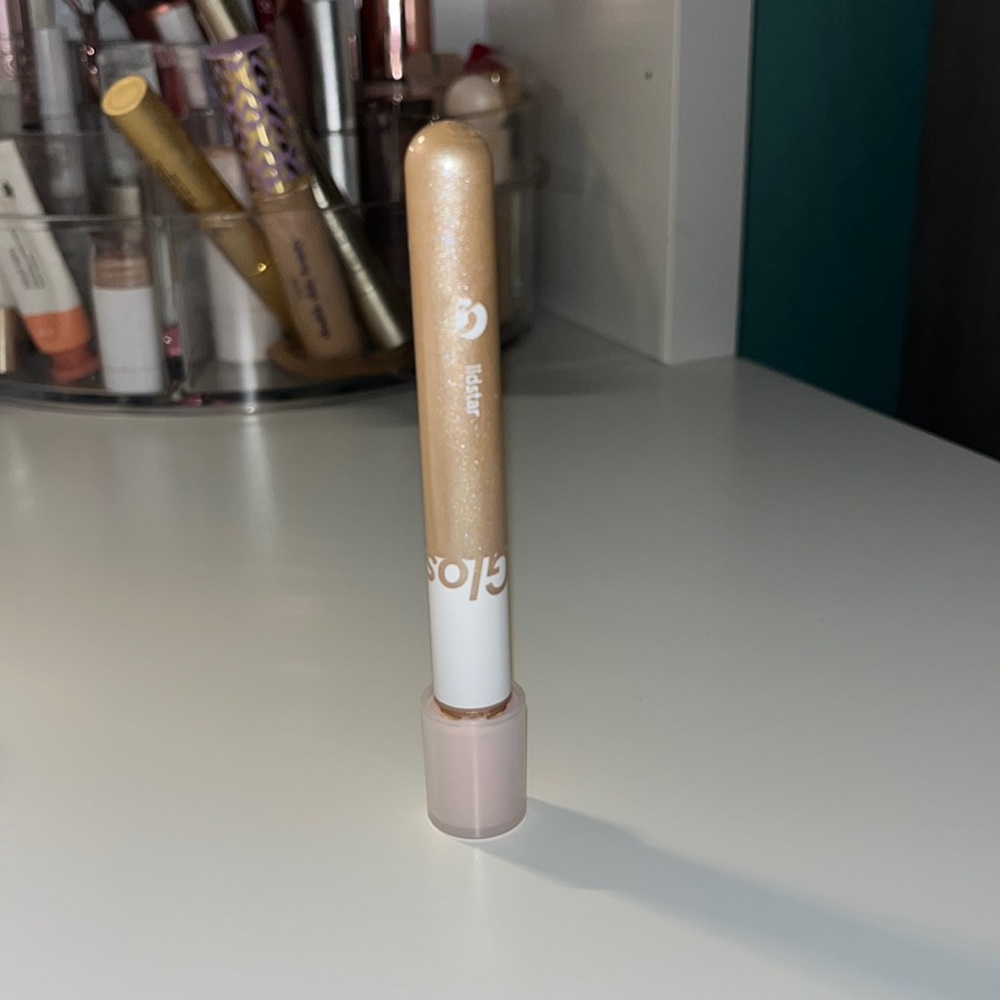 Glossier Lid Star Shade Moon